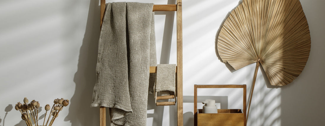Porte-serviette sur pied : avantages, styles et idées déco