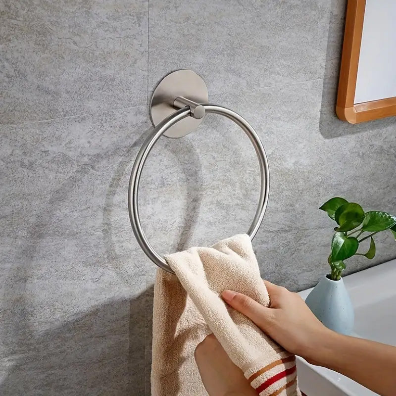 Porte serviette mural en inox : simplicité et efficacité