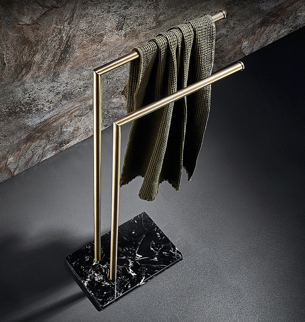 Accessoire de salle de bain en marbre et inox